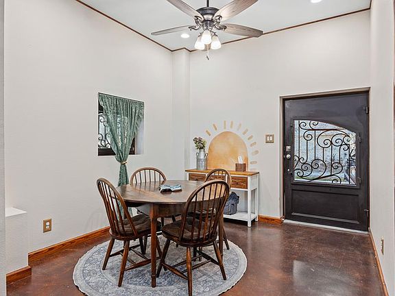 4th image of 413 Alvin Dr