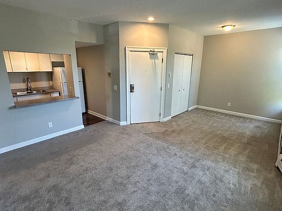 2nd image of 728 E 16th St APT 23