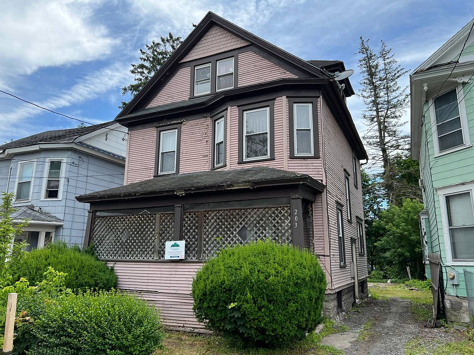 1st image of 203 Elmhurst Ave