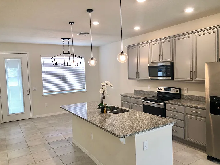 2674 Mead Ave — Photo 10