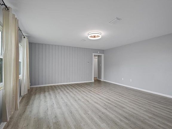 5th image of 1012 S Orange St