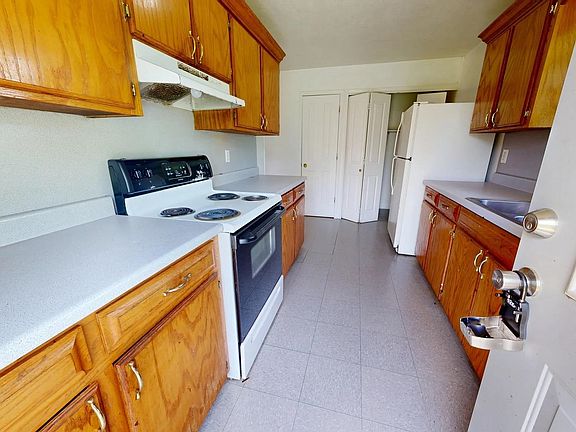 2nd image of 1118 Pinder Ln