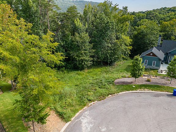 5th image of 714 Wildrose Ln