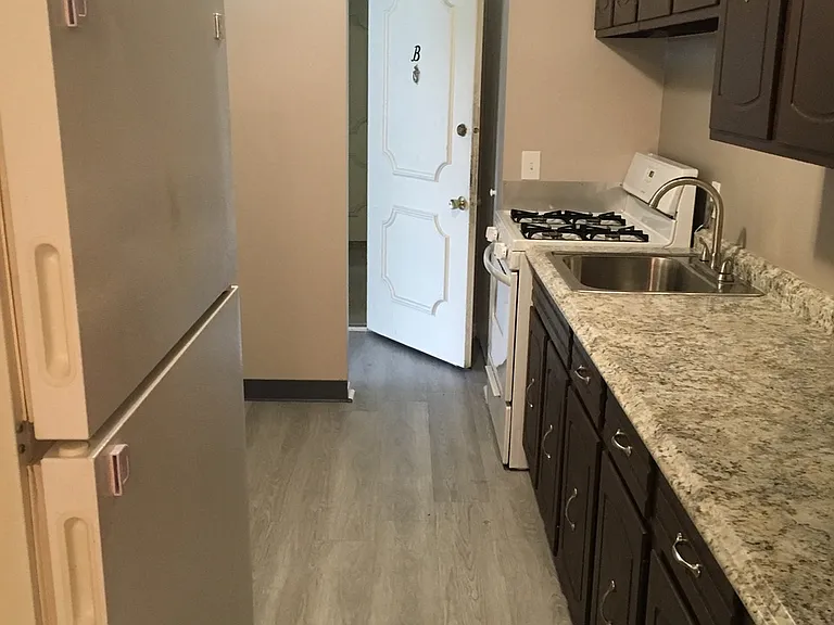Stoney Creek Apartments — Photo 66