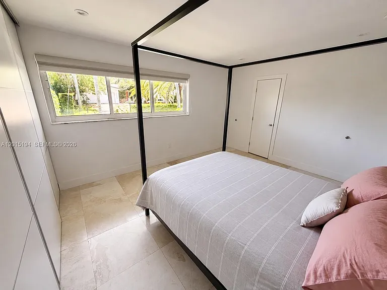 11445 N Bayshore Dr — Photo 17
