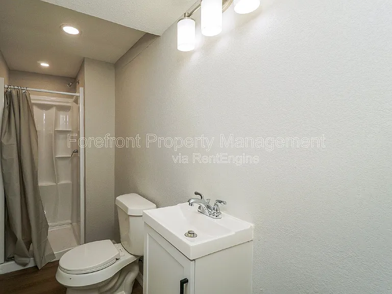 614 N Sabinas St — Photo 15