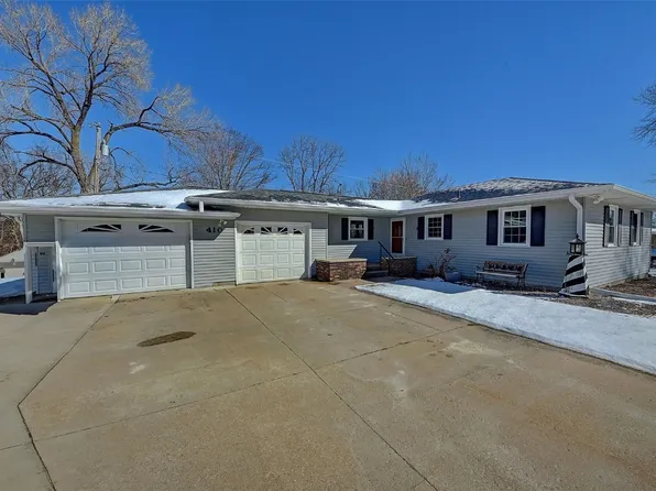 410 E 5th St, Anamosa, IA 52205