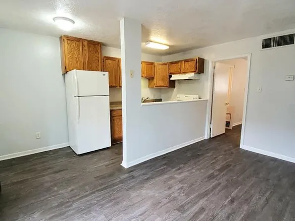 Sandalwood Gardens, 505 Wayside Dr #Fd437da99, Bryan, TX 77802