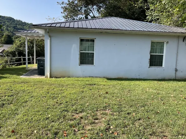 101 S Babcock St, Tellico Plains, TN 37385