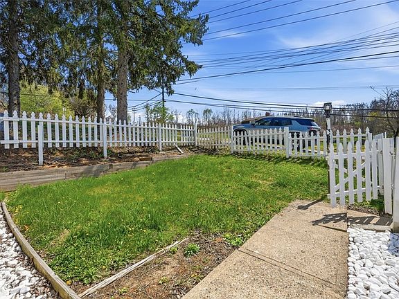 3rd image of 1149 Jefferson Rd