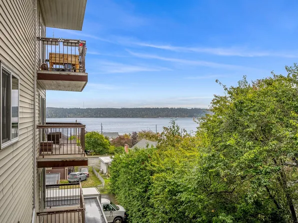 615 Alder St #206, Campbell River, BC V9W 2P3