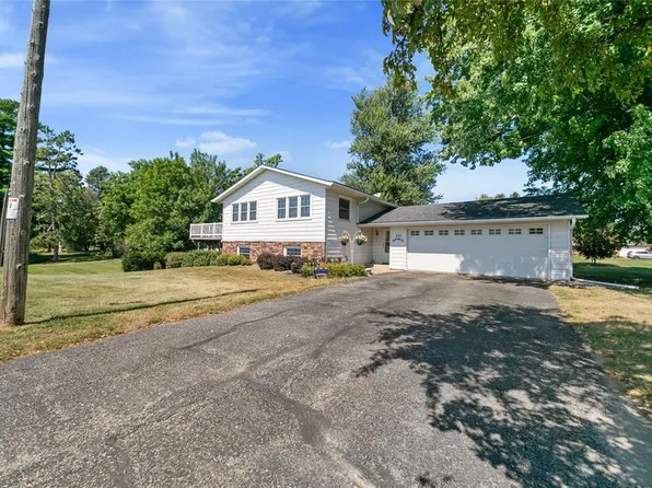321 W Warner Street, Ellsworth, WI 54011