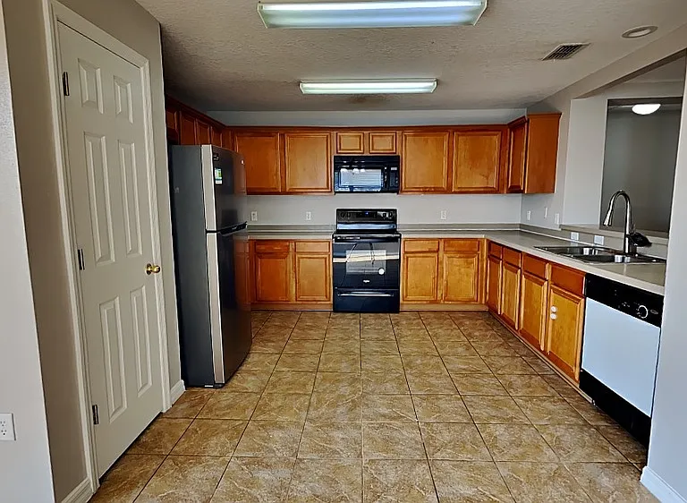 1388 N Platte Ct — Photo 4