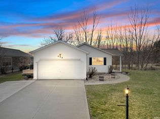 834 Jessica Ct, Nappanee, IN 46550