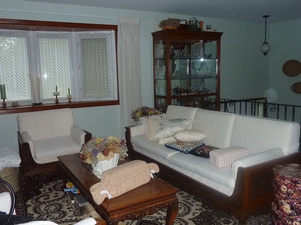 2nd image of 110 Hickory Dr