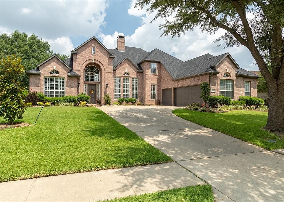 1st image of 812 Parkwood Ct