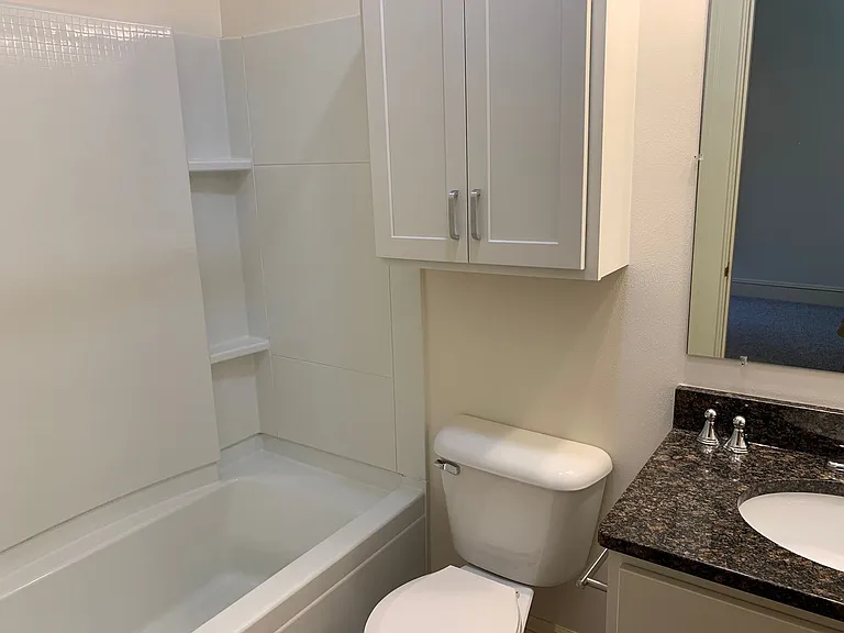 504 N Henry St — Photo 6