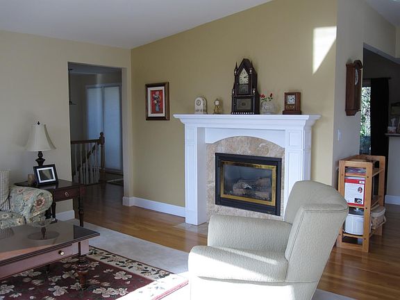 3rd image of 17147 NE 5th St