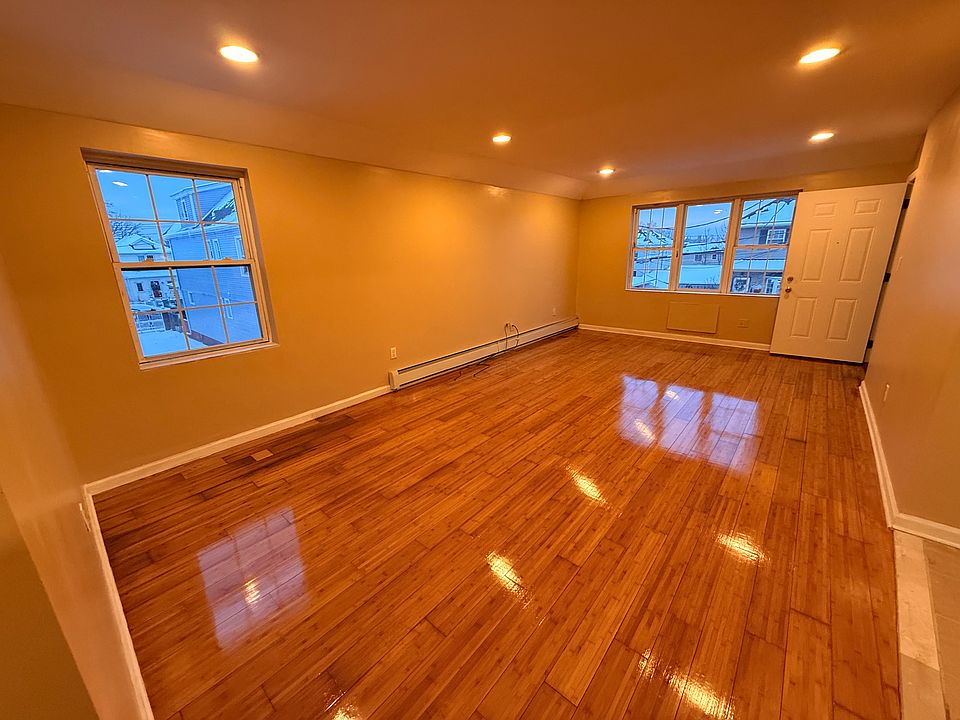 1st image of 10325 169th St