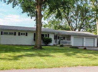 216 E Davis St, Sweetser, IN 46987