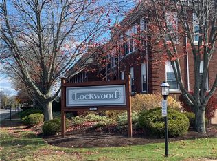 3524 W Shore Rd APT 107, Warwick, RI 02886