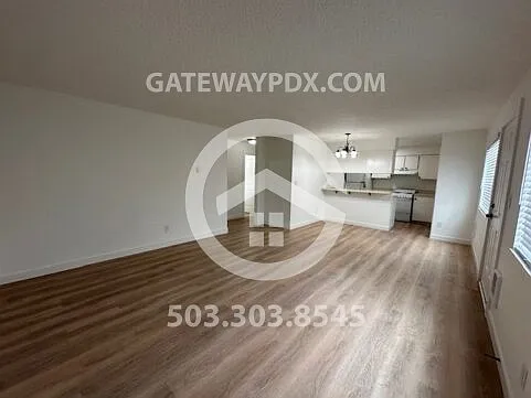 1535 NE Kane Dr — Photo 9