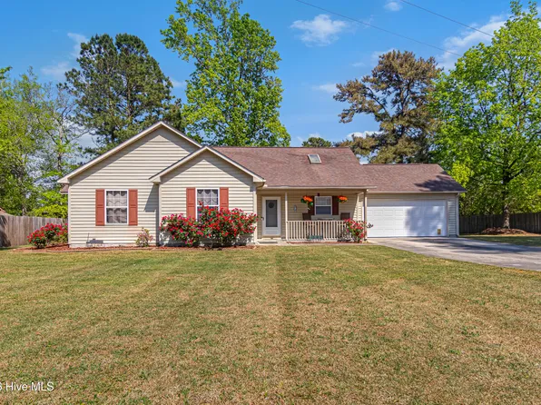 2328 N Lakeview Drive, Newport, NC 28570