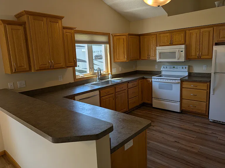 5518 Lachman Ave NE — Photo 10