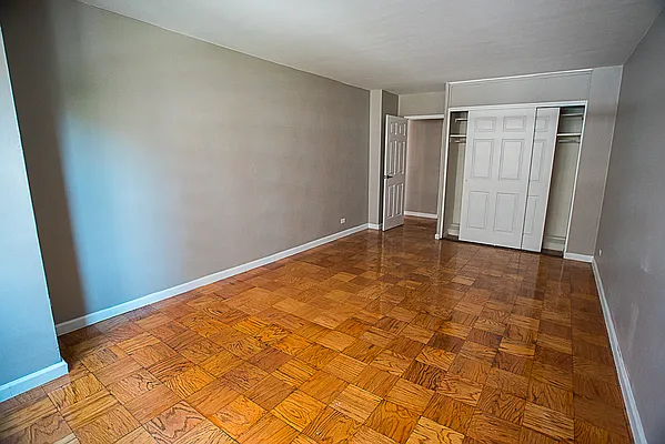 Rented by Living Room NY Corp | media 5