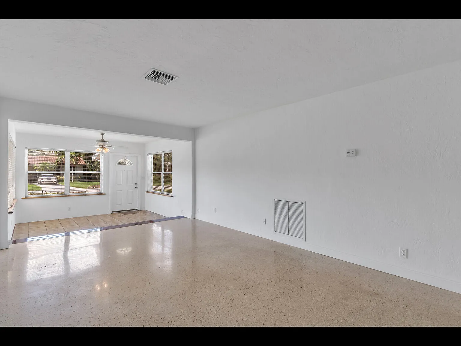 3 bed, 2.0 bath, 1638 sqft, $3,900 — Photo 4
