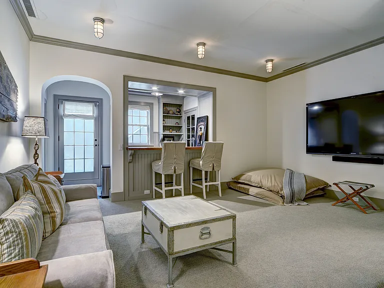 31 Meetinghouse Ln — Photo 17