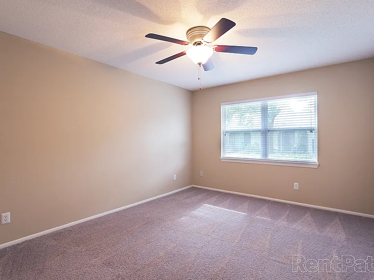 Sorrento Apartments — Photo 10
