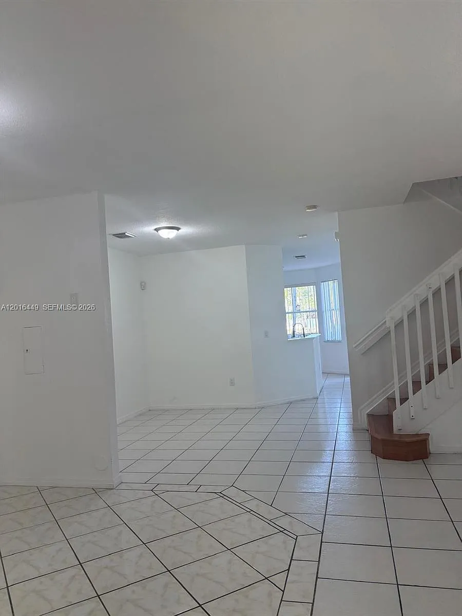 Building Photo - 8525 SW 165th Pl #8525
