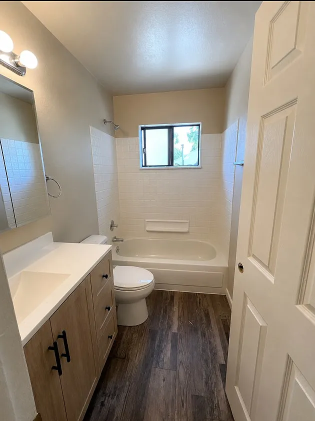 4 bed, $2,000 — Photo 2