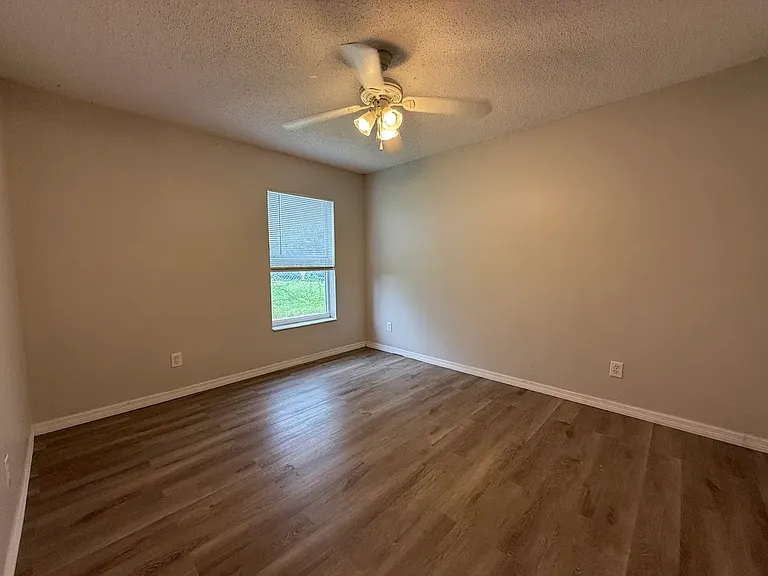 548 SW Undallo Rd — Photo 9