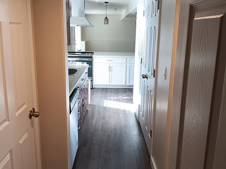 11627 S Country Crossing Rd #BASEMENT — Photo 8