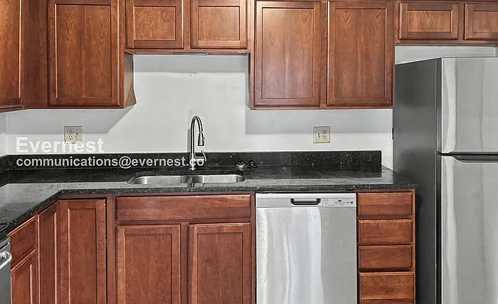 1268 Michigan Ave — Photo 4