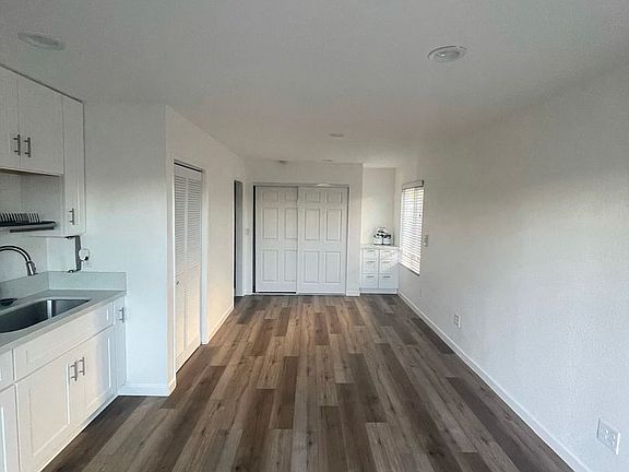 5th image of 3256 Carr Dr