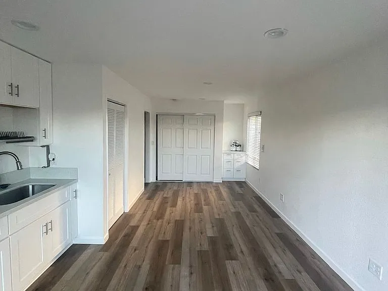3256 Carr Dr — Photo 5