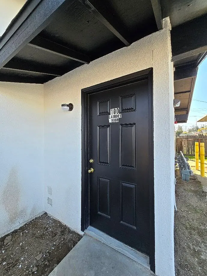 2 bed, 900 sqft, $1,500 — Photo 2