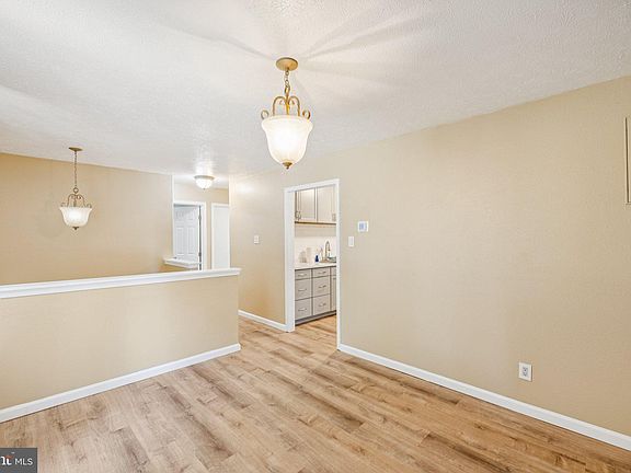 2nd image of 10603 Bluebird Ln