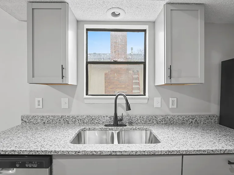 16304 W 141st Ter — Photo 3