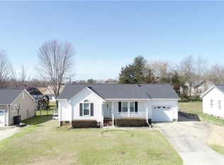 6 Green Ridge Pl, Taylors, SC 29687