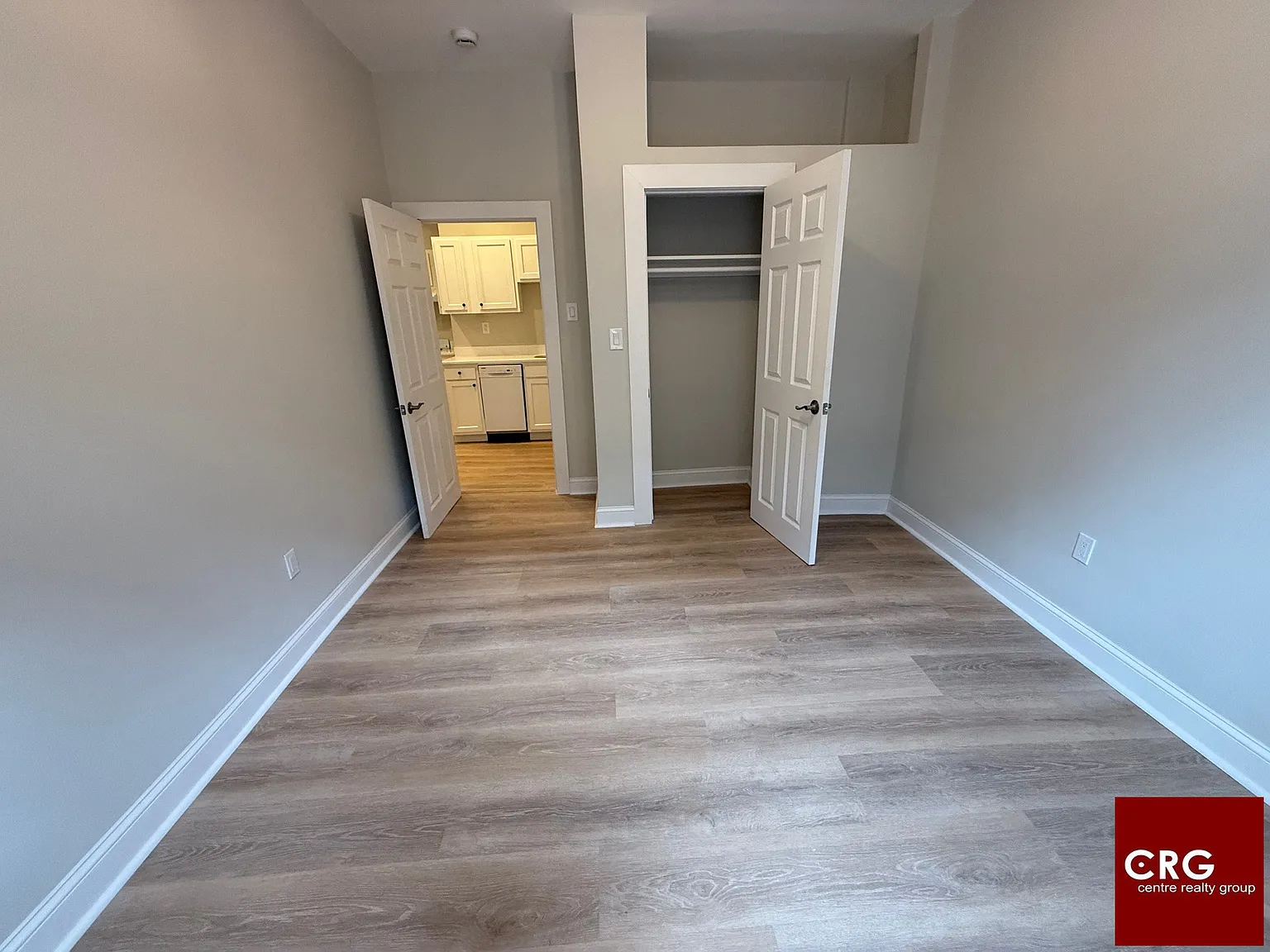 3 bed, 1.5 bath, $5,850 — Photo 4