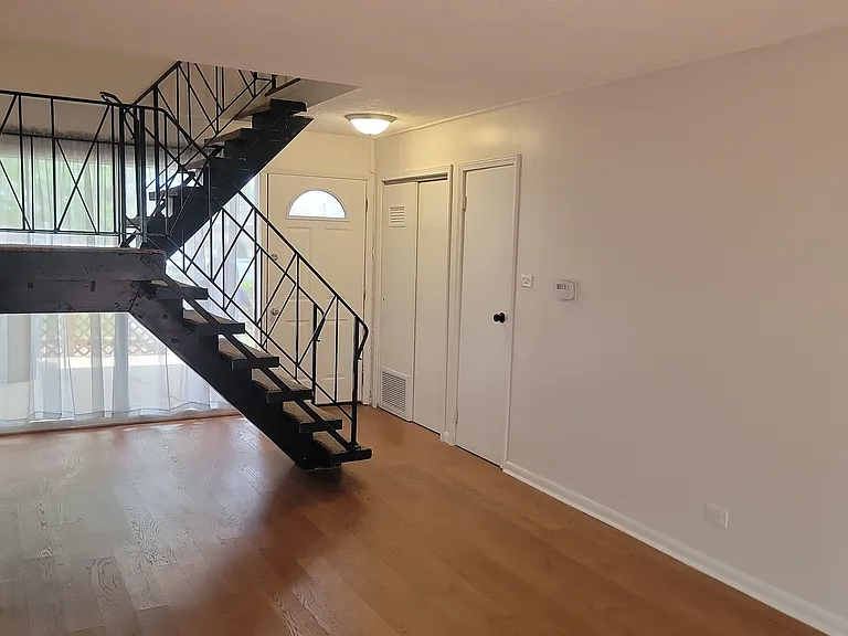 15907 Debra Dr — Photo 6