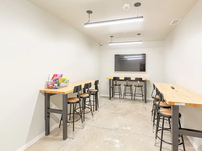 Rowat Lofts Apartments — Photo 10
