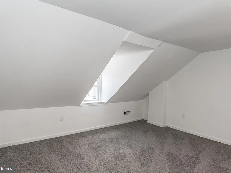 647 Spruce St — Photo 29
