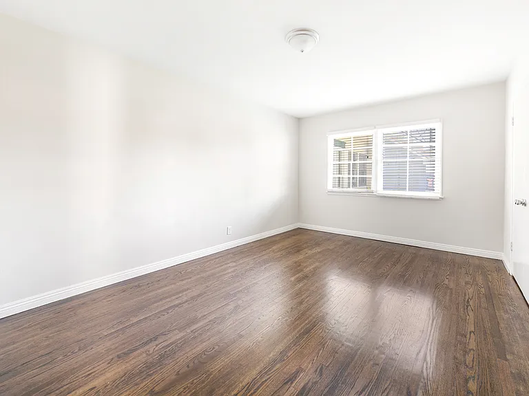 12309 Oxnard St #3 — Photo 17