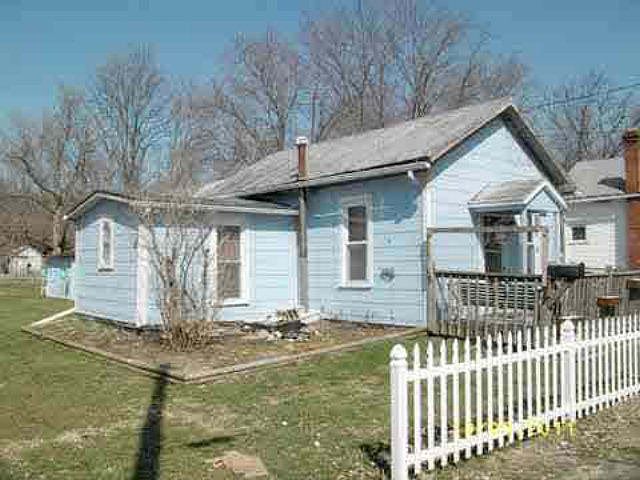 1st image of 404 W Campbell St