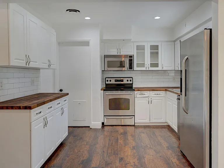 3919 Grant St — Photo 3